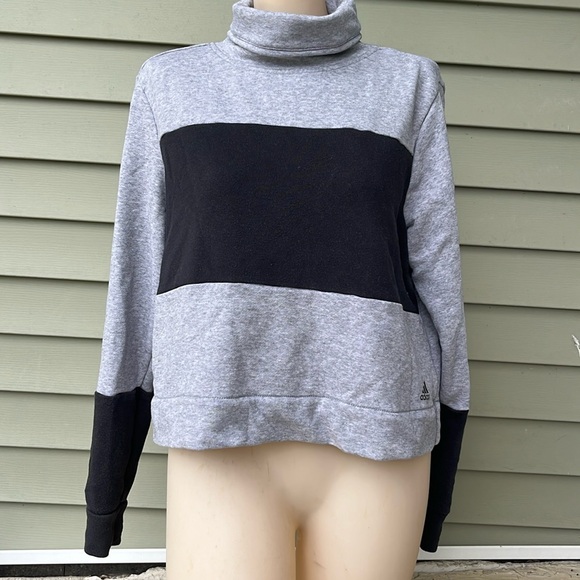 adidas Tops - EUC Adidas turtleneck cropped sweatshirt
